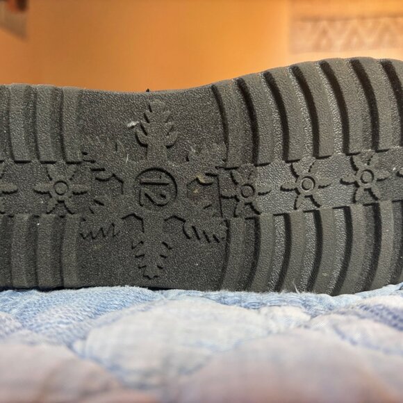 Sonoma Goods For Life® Black Alainaa Girls Cozy Boots with Faux Fur Kids size 12 - Picture 3 of 4